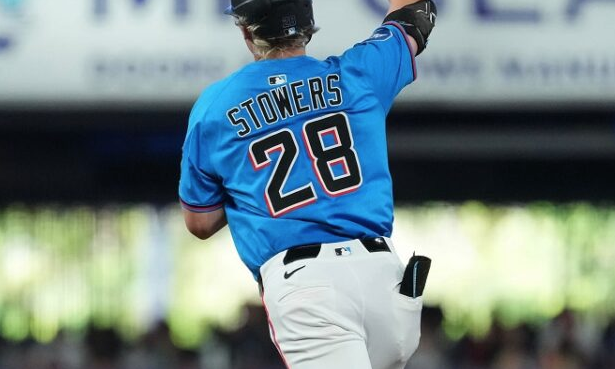 Marlins hacen historia y barren a los Yankees por primera vez en su casa