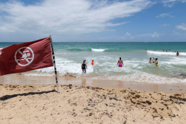 Huracán Erin se fortalece a categoría 4
