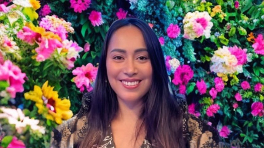 Escritora holística Olga Romero premiada en Miami