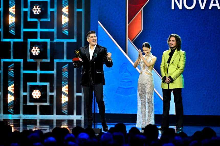 Eddy Herrera gana Latin Grammy por Novato Apostador